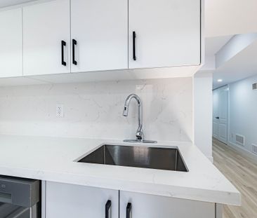 For Lease - 20 Penn Drive, Brampton, Ontario - Photo 4