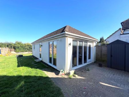 Bryanstone Avenue, Guildford, Surrey, GU2 - Photo 5