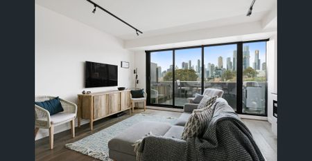 Iconic Skyline Views - Photo 3