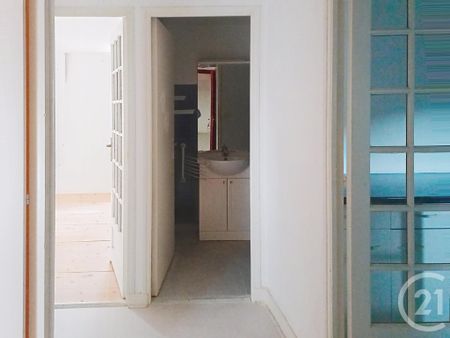 Location Appartement 2 pièces 42m² GANNAT 03800 - Photo 3
