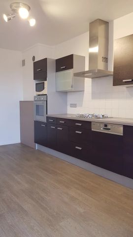 Location Appartement 4 pièces 92m² LA ROCHELLE 17000 - Photo 4