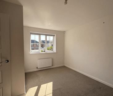 3 bedroom flat to rent - Photo 1