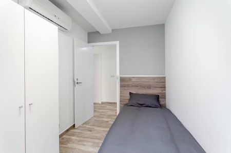 Calle Explorador Andrés, Valencia, Valencian Community 46022 - Photo 4