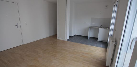 location Appartement F2 DE 41.8m² À ASNIERES - Photo 2