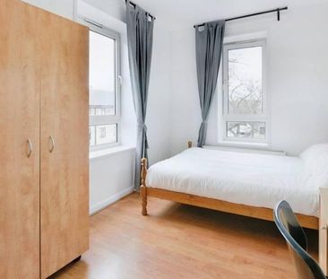 3 bedroom flat to rent - Photo 2