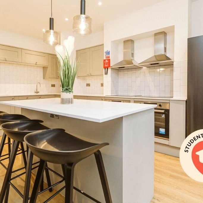 Third Avenue, Horfield - Photo 1