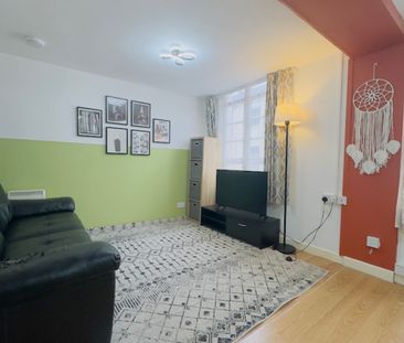 6 Bed Student Accommodation - Photo 4