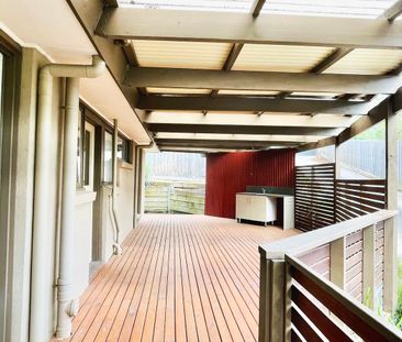 Modern and Spacious Dual Living - Photo 2