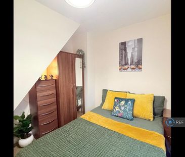 1 bedroom in a house share to rent - Photo 4