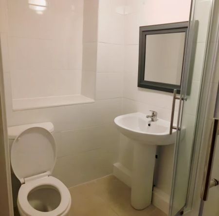 Large suite with private bathroom - Photo 3