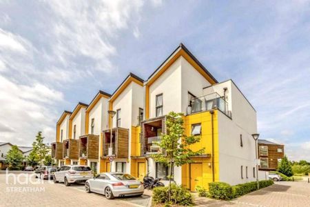 4 bedroom end of terrace house to rent - Photo 3