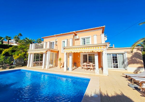 FOR RENT: SPACIOUS AND ELEGANT VILLA IN MORAIRA with 4 bedrooms for LONG TERM