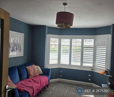 4 bedroom detached house to rent - Photo 2
