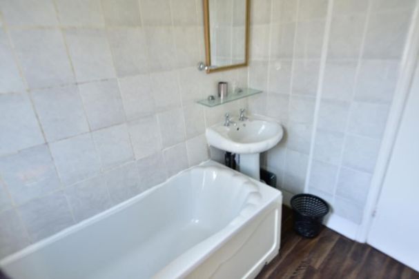 Belle Vue Road, Hyde Park - Photo 1