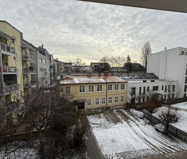 Großzügige Altbauwohnung mit klassischem Charme in zentraler Lage - Foto 4