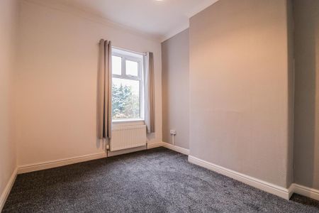 2 bedroom semi-detached house to rent - Photo 3