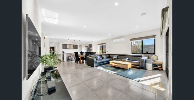 Modern comfort family home in a convenient location - Photo 1