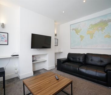 96 Caernarfon Road - Photo 1