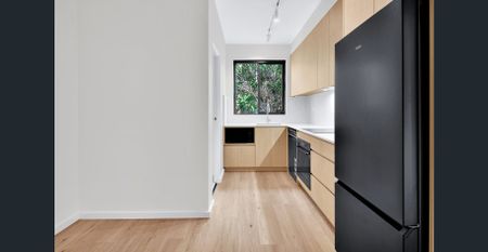 Chic Marrickville Living with New Whitegoods & Appliances Near Cafés/Transport. - Photo 4