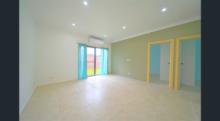 Cosy Home with Massive Living Area! - Photo 3