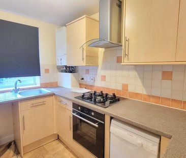 2 bedroom terraced house to rent - Photo 4