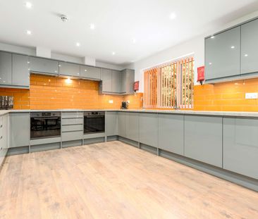 OX Living is proud to present this high-quality 8-bedroom co-living... - Photo 6