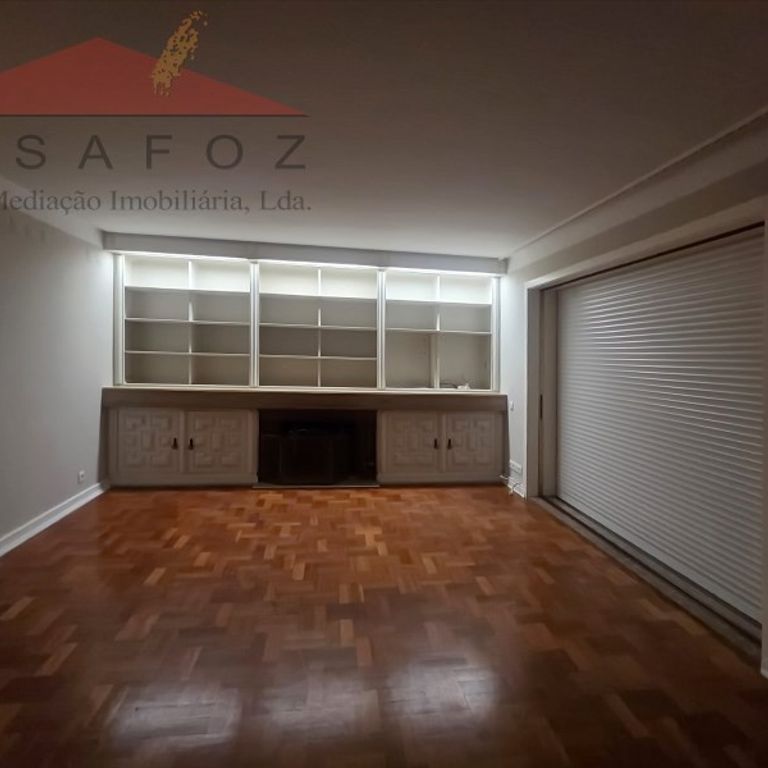 5 room luxury House for rent in Porto, Distrito do Porto - Photo 1