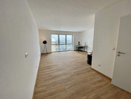 Exklusive 2-Zimmer-Wohnung im ersten OG in Ebern; frei zum 01.04.2026 - Photo 2