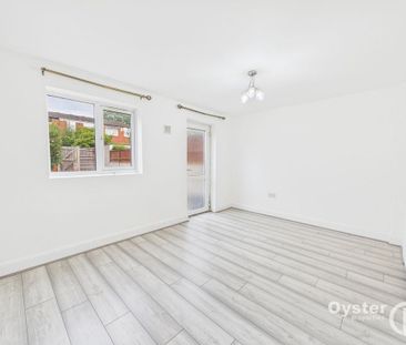 4 bedroom end of terrace house to rent - Photo 1