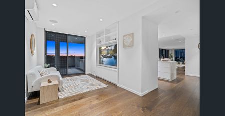 Penthouse Living Redefined - 1601/90 Berrima Street, Wynnum - Photo 2