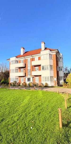 3 bedroom flat to rent - Photo 1