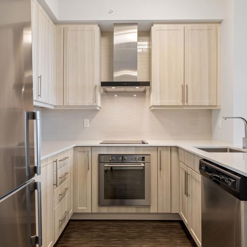 For Lease - 2093 Fairview Street Unit# 1606, Burlington, Ontario - Photo 1