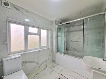 4 bedroom detached house to rent - Photo 4