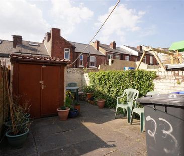 2 bedroom terraced house to rent - Photo 3
