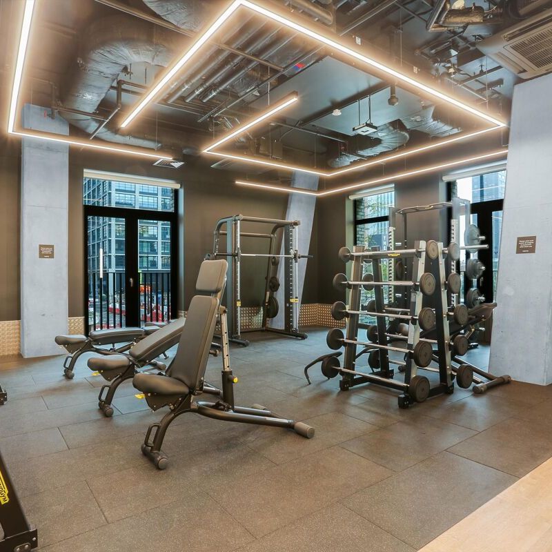 Live at Vertus’ newest Canary Wharf address: expansive, fully furnished 3-bed apartments with a gym, reformer Pilates studio, co-working spaces, and lounges for modern living. - Photo 1