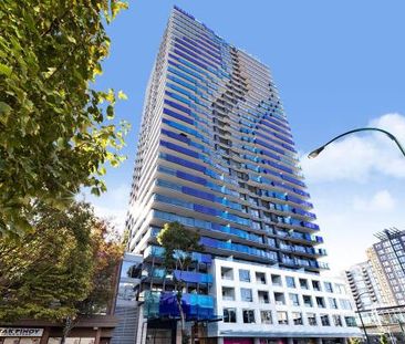 Private bedroom in a new Luxury Condo across from Joyce Skytrain Stn - Photo 3