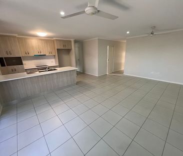 PRIVATE & SECURE UNIT IN OORALEA - Photo 6