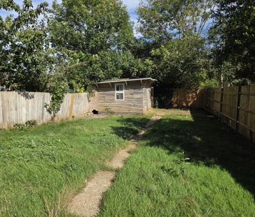 2 bedroom semi-detached house to rent - Photo 6