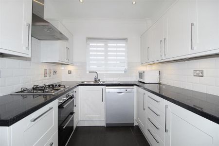 4 bedroom detached house to rent - Photo 5