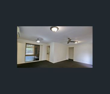 Spacious Family Home - Walking Distance to Shop & Bus - Photo 2