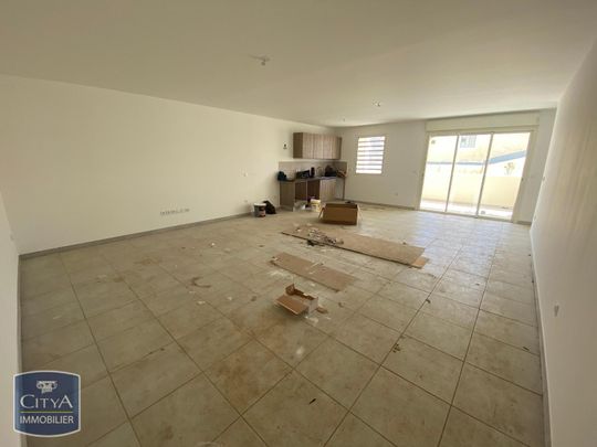 Location Appartement 3 pièces 88m² STE CLOTILDE 97490 - Photo 1