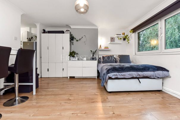 Rathbone House, Rathbone Street, E16 1JJ - Photo 1