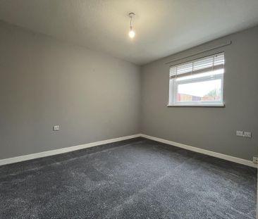 3 bedroom end of terrace house to rent - Photo 4