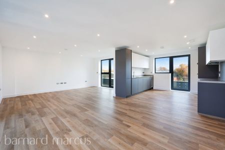 16 Lambert Place, Thames Ditton - Photo 3