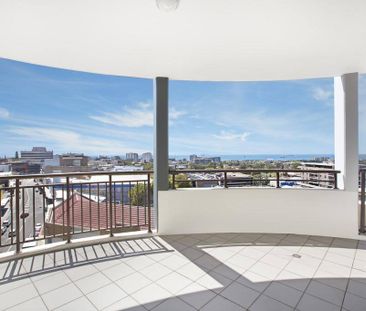 Fully Furnished - 2 Bedroom unit in the heart of the CBD - Photo 2