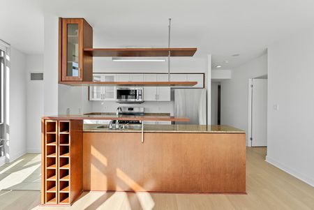 For Lease - 5 Mariner Terrace Unit# 1703, Toronto, Ontario - Photo 2