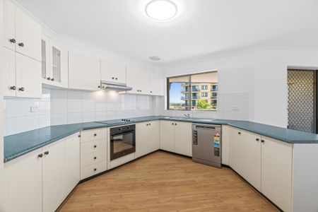 Refurbished Two Bedroom Unit - Photo 5