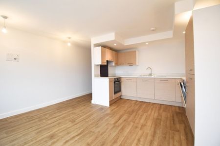 Green Lane, Shepperton, TW17 - Photo 2