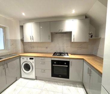 3 bedroom terraced house to rent - Photo 6