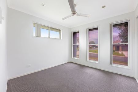 Fantastic low maintenance home! - Photo 2